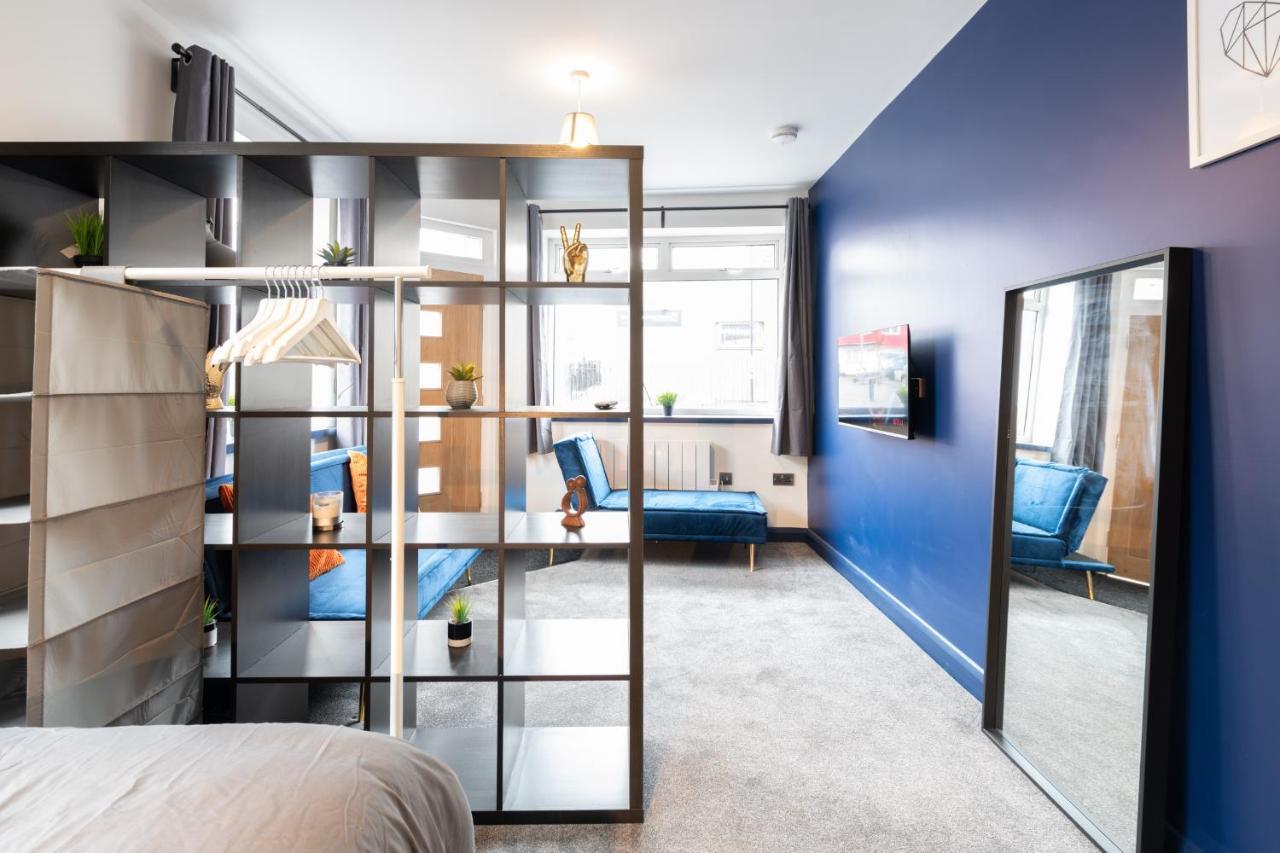 Apartment Mural By Mycityhaven