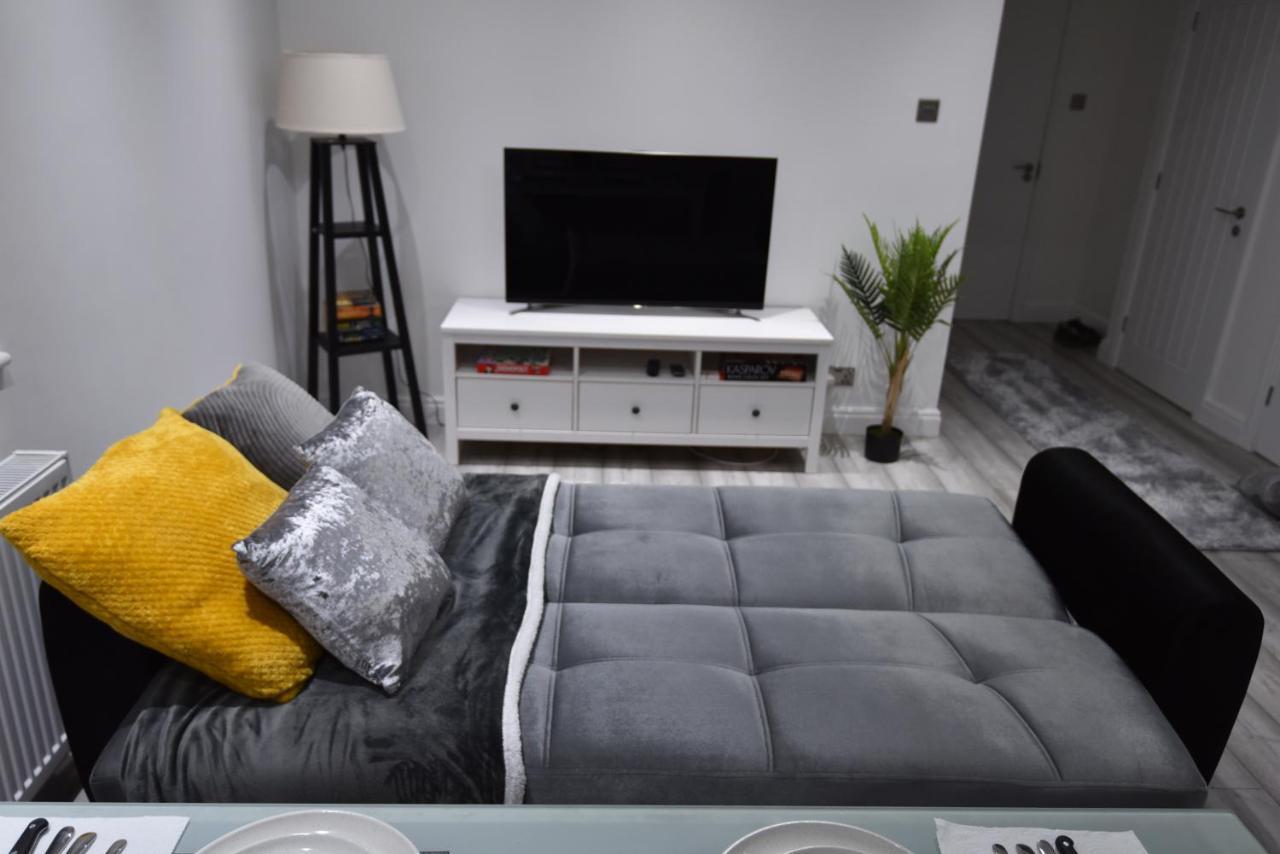 Cozy! 2-bedroom Exclusive Near City Centre Easton Speedwell Sleeps Upto 6 *