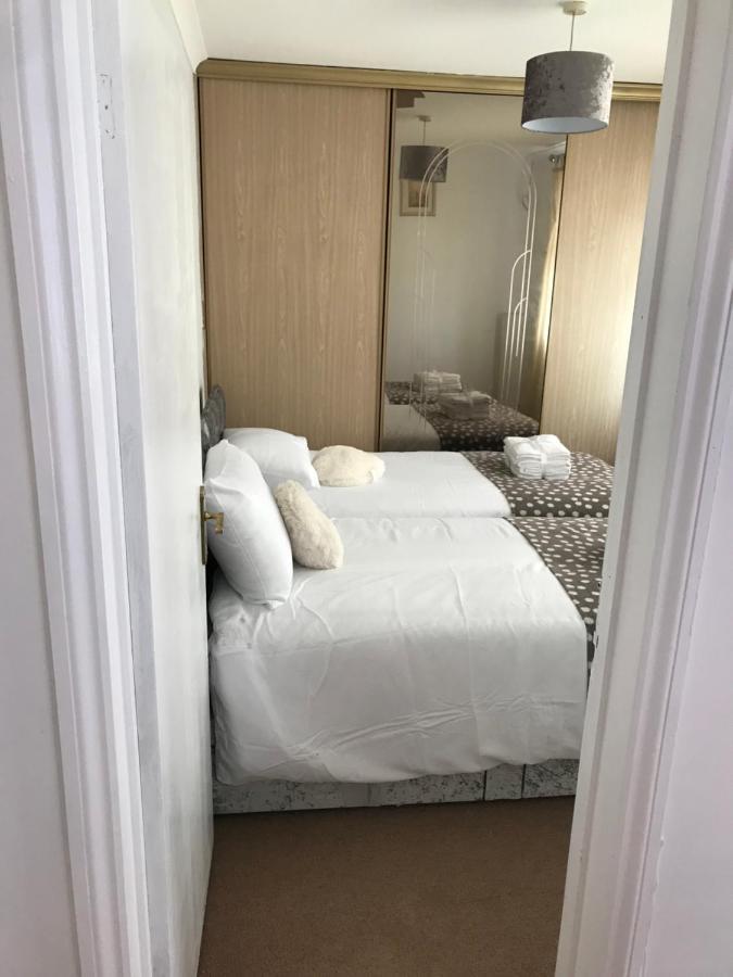2bed Bungalow House, Speedwell, Bristol, Uk, Sleeps Up To 6 Guests Apartment