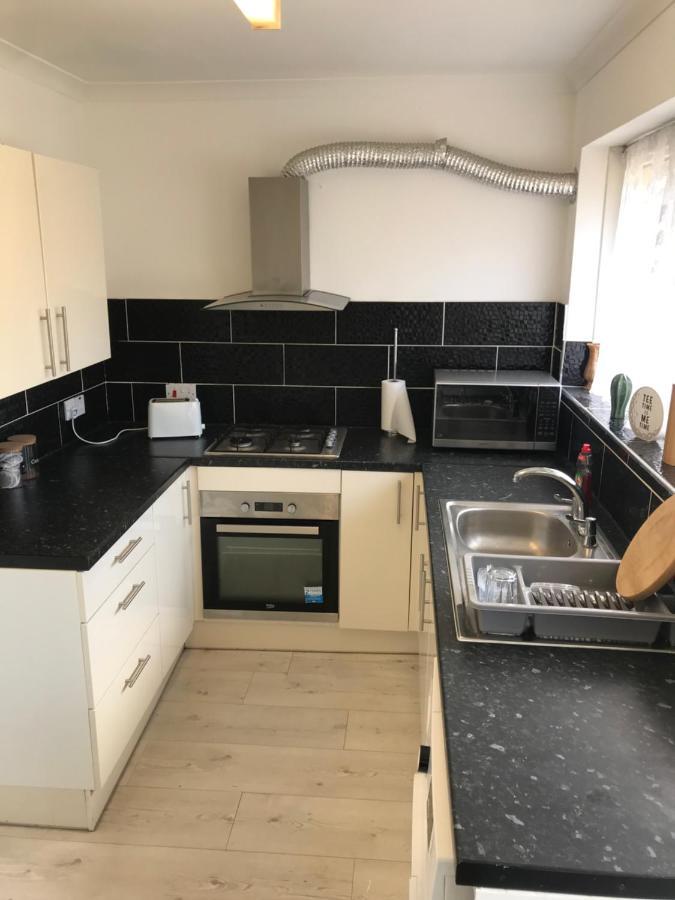 Apartment 2bed Bungalow House, Speedwell, Bristol, Uk, Sleeps Up To 6 Guests *