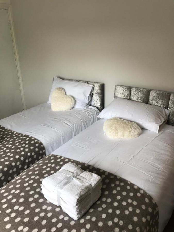 Apartment 2bed Bungalow House, Speedwell, Bristol, Uk, Sleeps Up To 6 Guests *