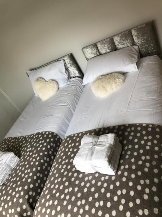2bed Bungalow House, Speedwell, Bristol, Uk, Sleeps Up To 6 Guests Apartment Bristol