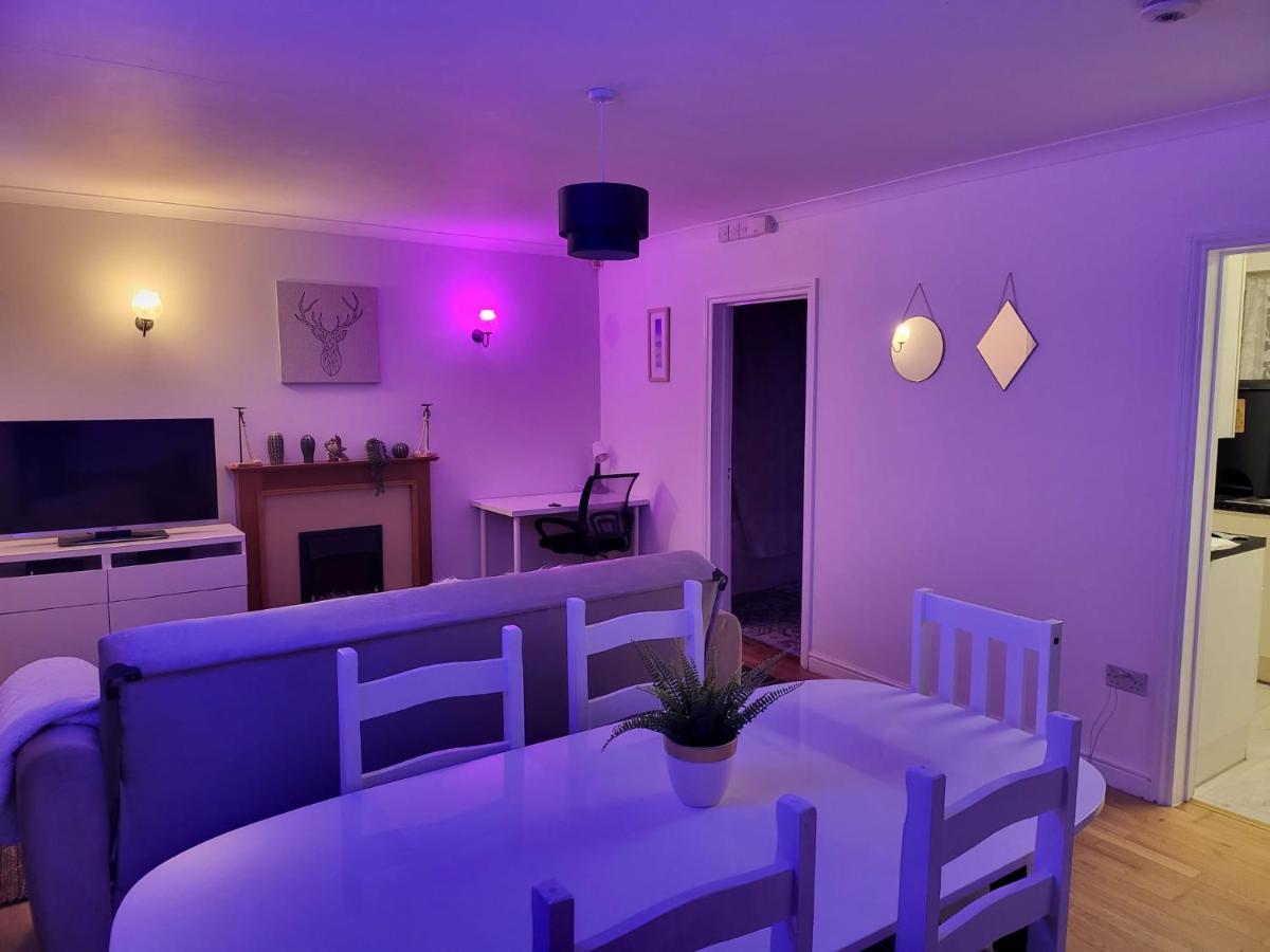 2bed Bungalow House, Speedwell, Bristol, Uk, Sleeps Up To 6 Guests Bristol