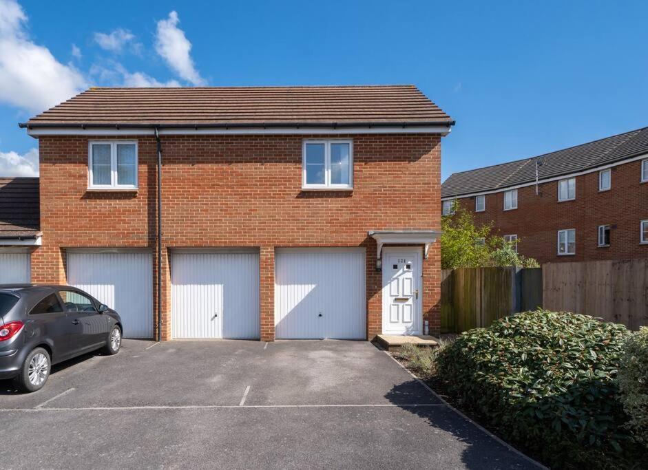 Apartment Bristol's Coach House - 2 Bedroom Detached With Secure Parking Bristol