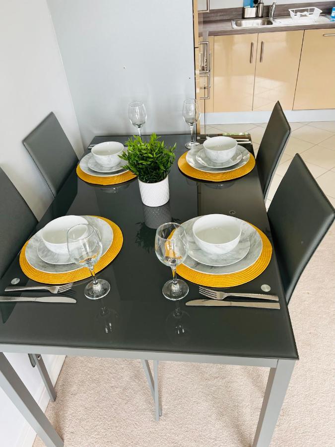 Apartment Contemporary - Bristol City Centre Apartment *