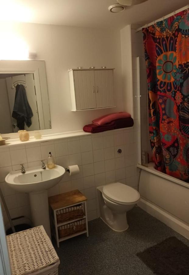Cosy Modern In Central Near Stokes Croft