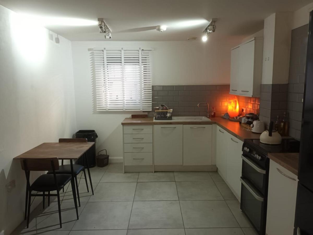 Apartment Cosy Modern In Central Near Stokes Croft