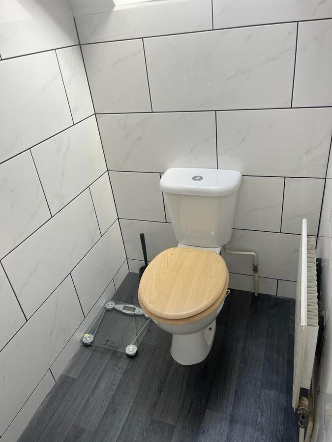 2 Bed Flat Near Old Market, Centre