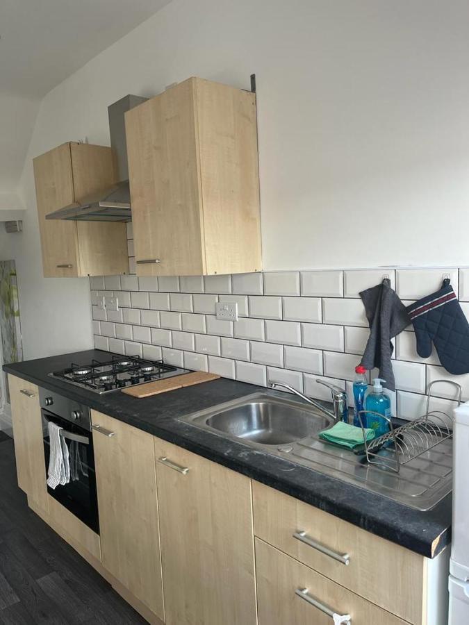 2 Bed Flat Near Old Market, Centre Apartment *