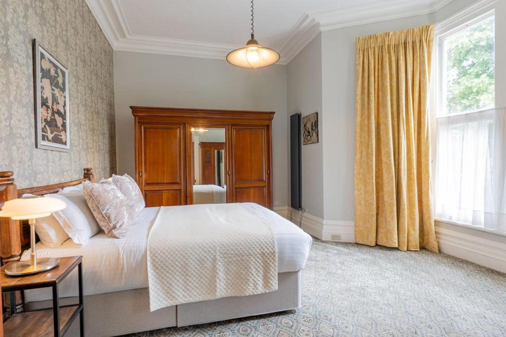 Mortimer Road Apartment Bristol