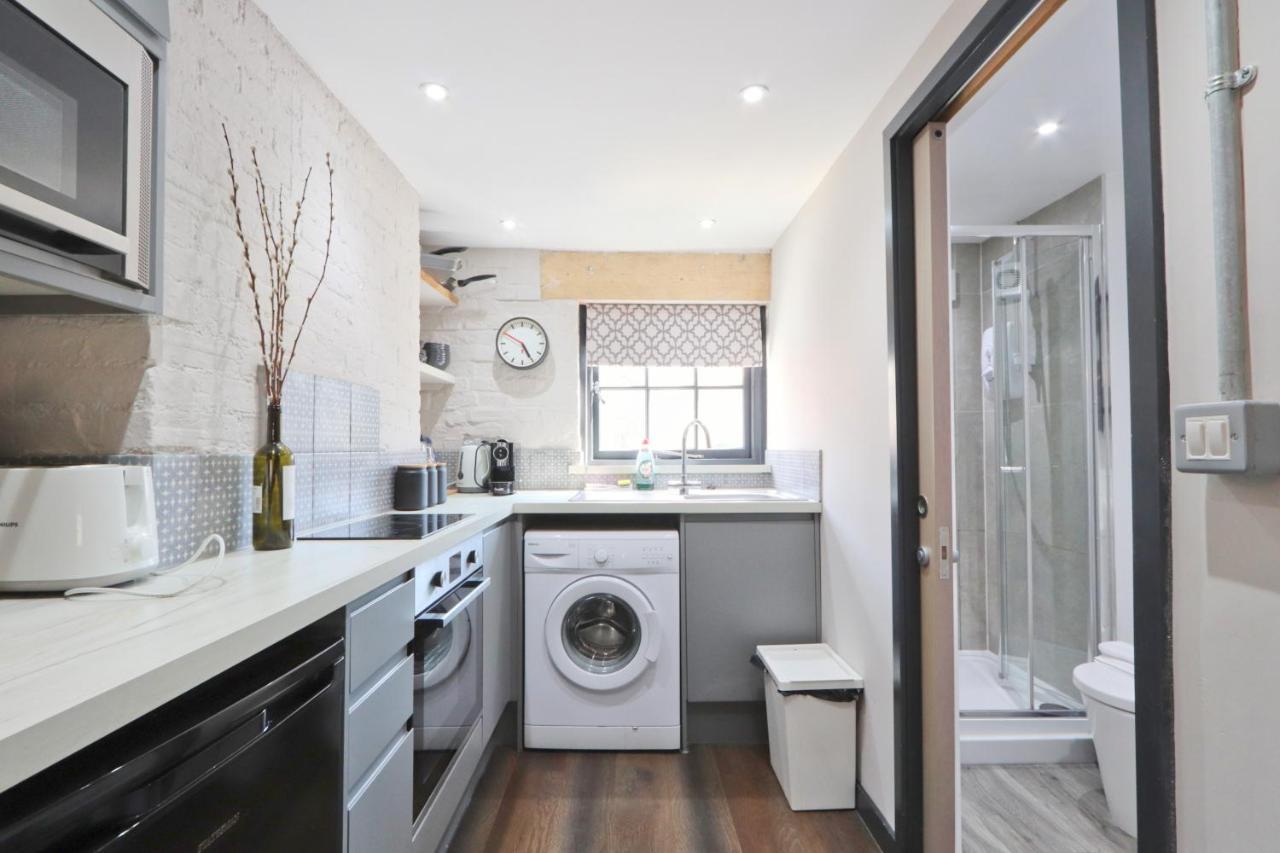 Quirky And Cool Christmas Steps 2 Bed Apartment