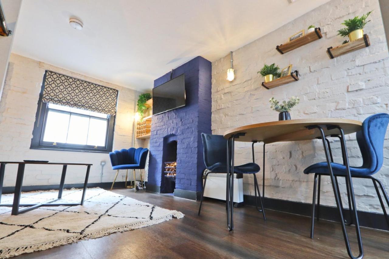 Apartment Quirky And Cool Christmas Steps 2 Bed Bristol