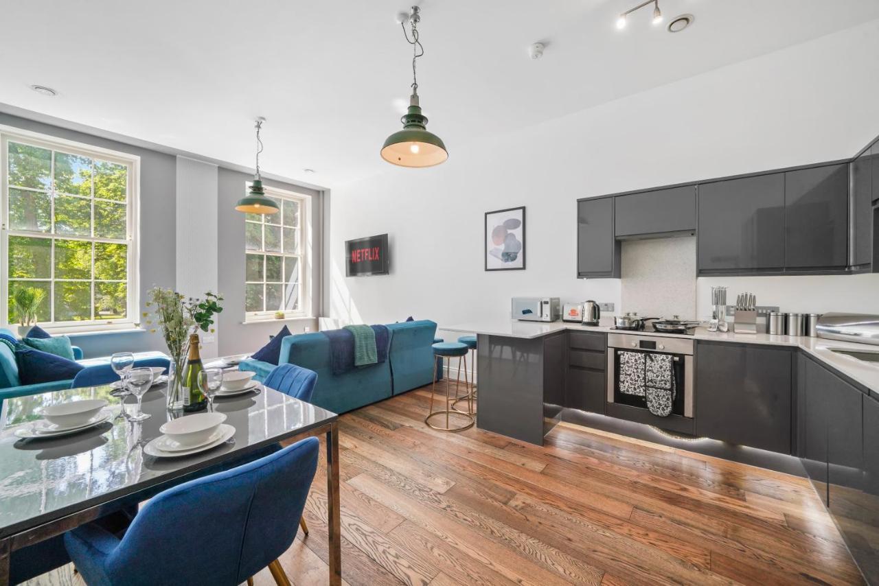 Stunning Abode - Sleeps 10 - Parking
