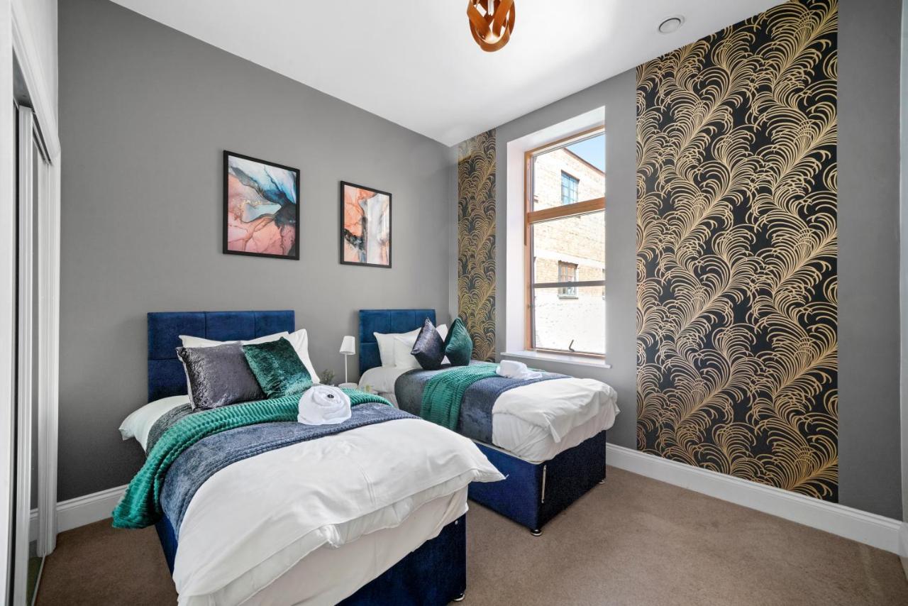 Stunning Abode - Sleeps 10 - Parking *