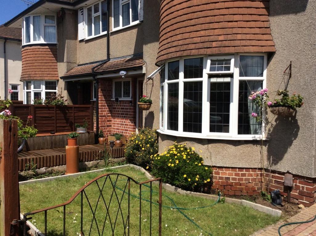 2 Double Bedroom Flat With Large Garden Bristol
