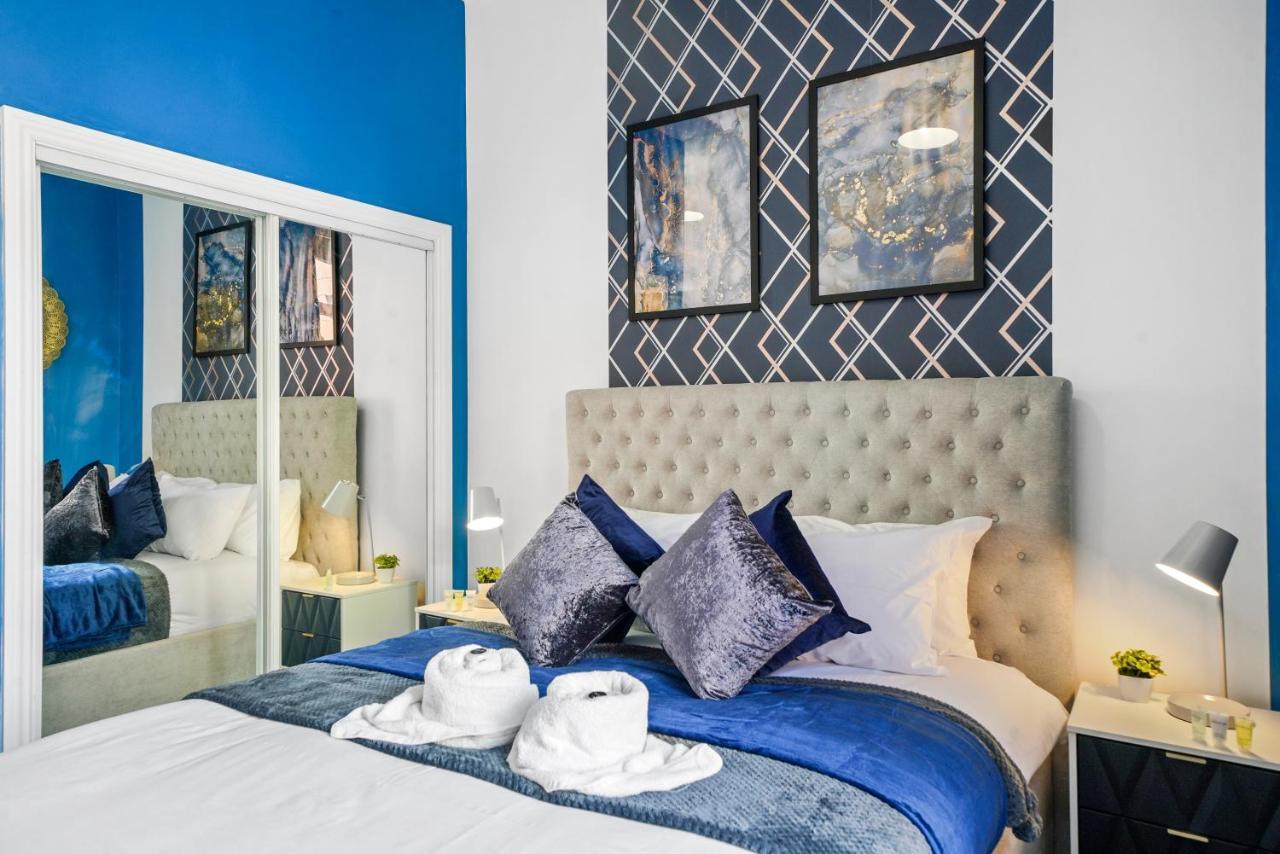 Apartment Stunning Abode - Sleeps 10 - Parking *