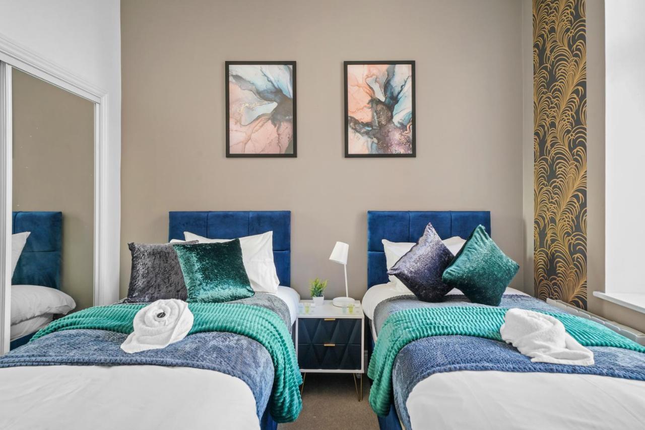 Stunning Abode - Sleeps 10 - Parking