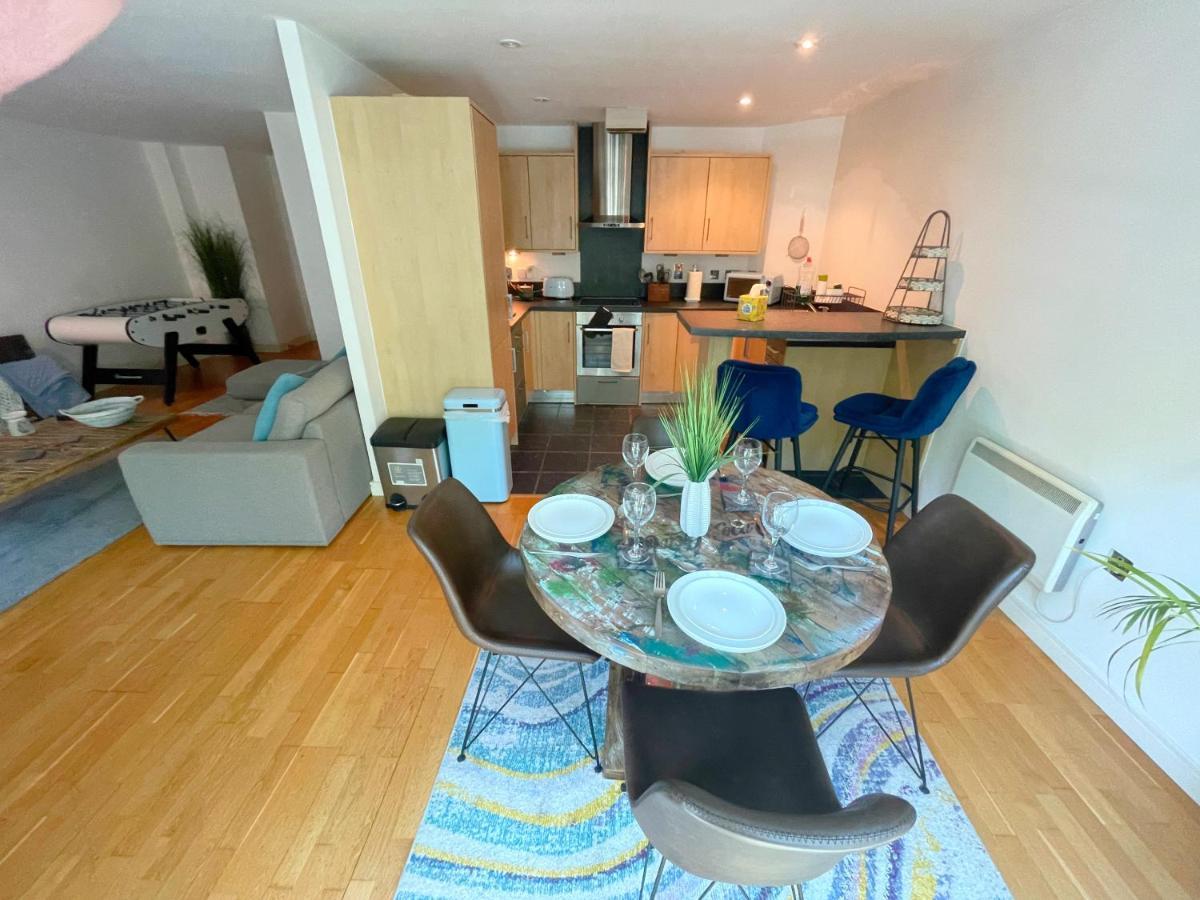 Large Boutique Harbourside Apartment - Football Table (Adults Only) *