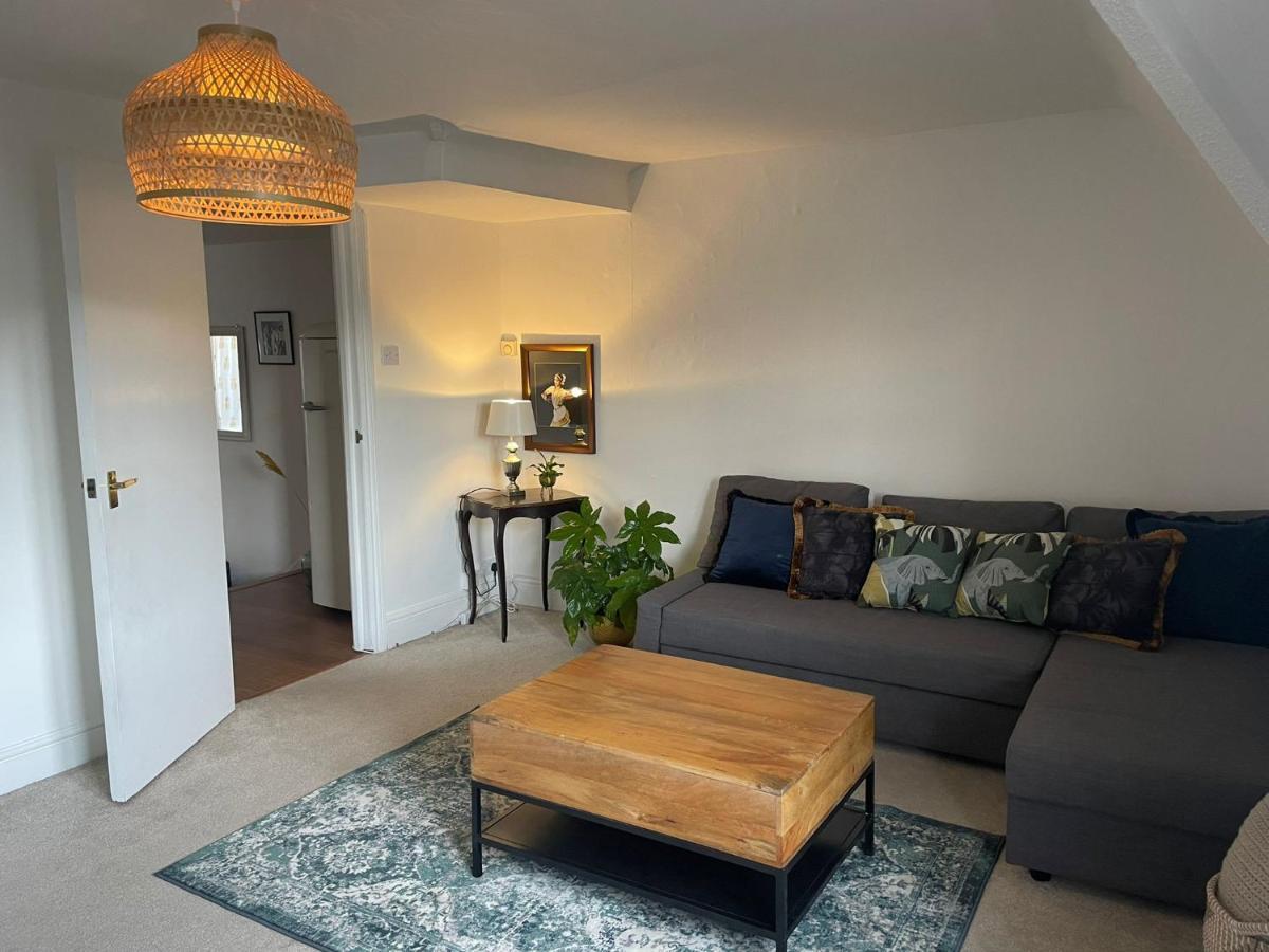 Cheltenham Road One Bedroom Apartment