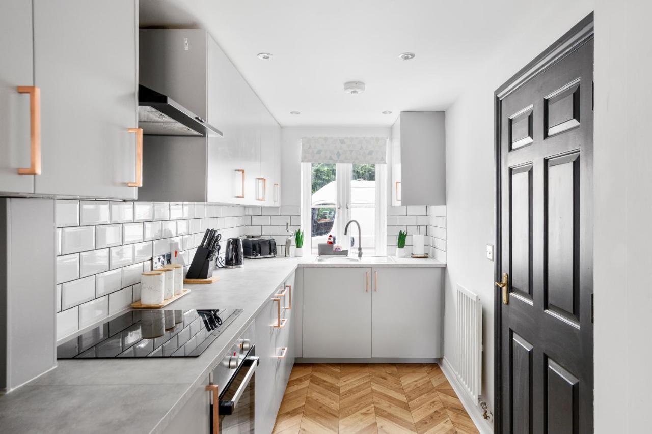 Apartment Wow Modern House 5 Bed 4 Bath 2 Parking - Hot Tub *