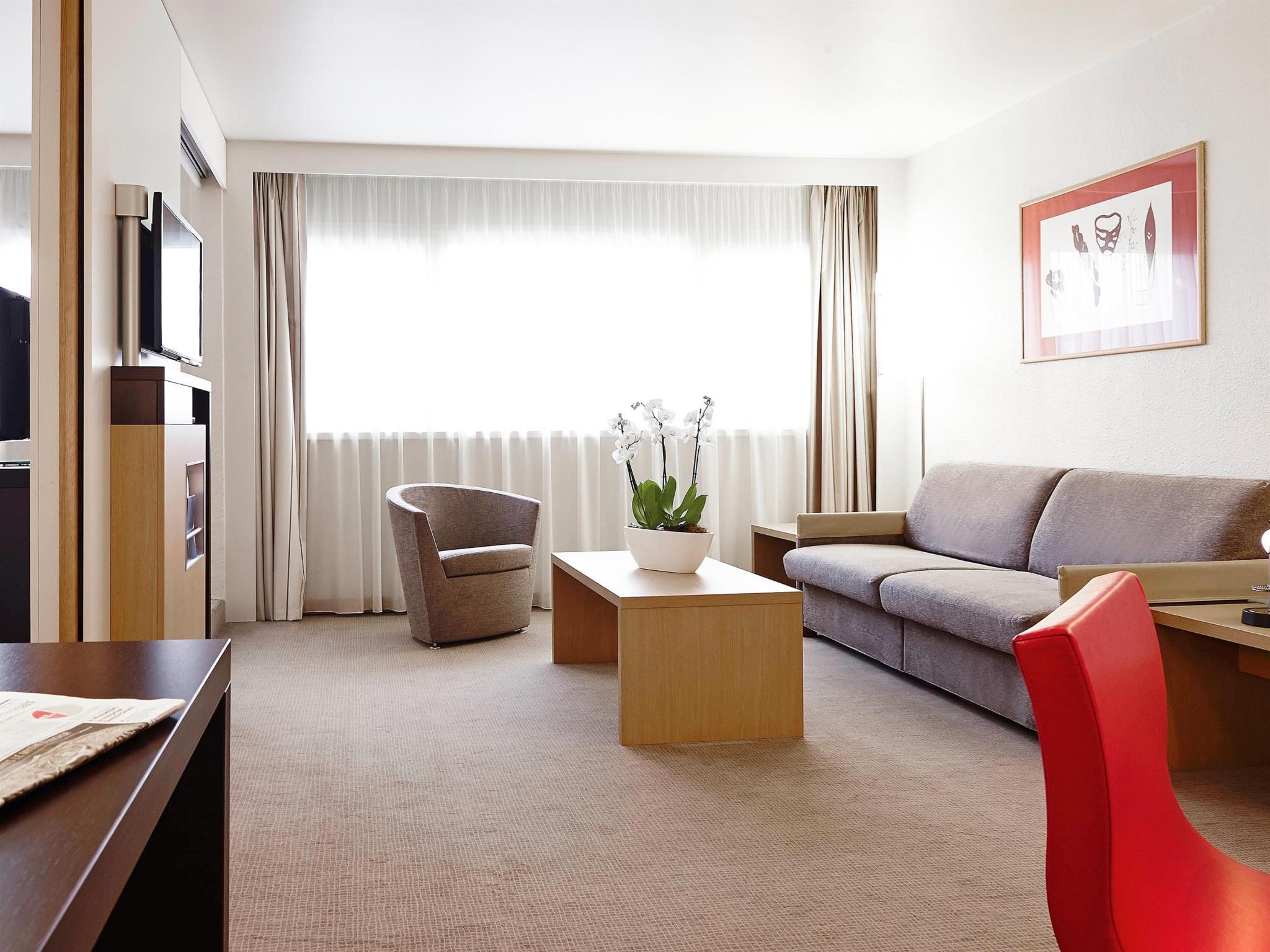 Novotel Centre Hotel 4*