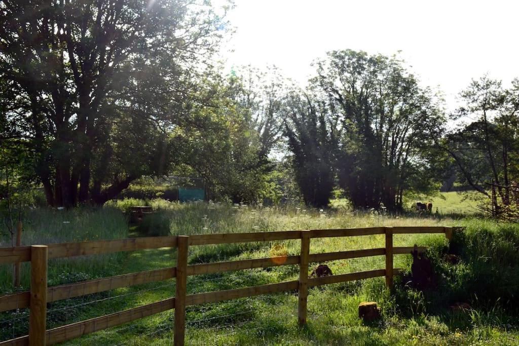 Large Luxury Shepherds Hut With Hot Tub Nr Bath