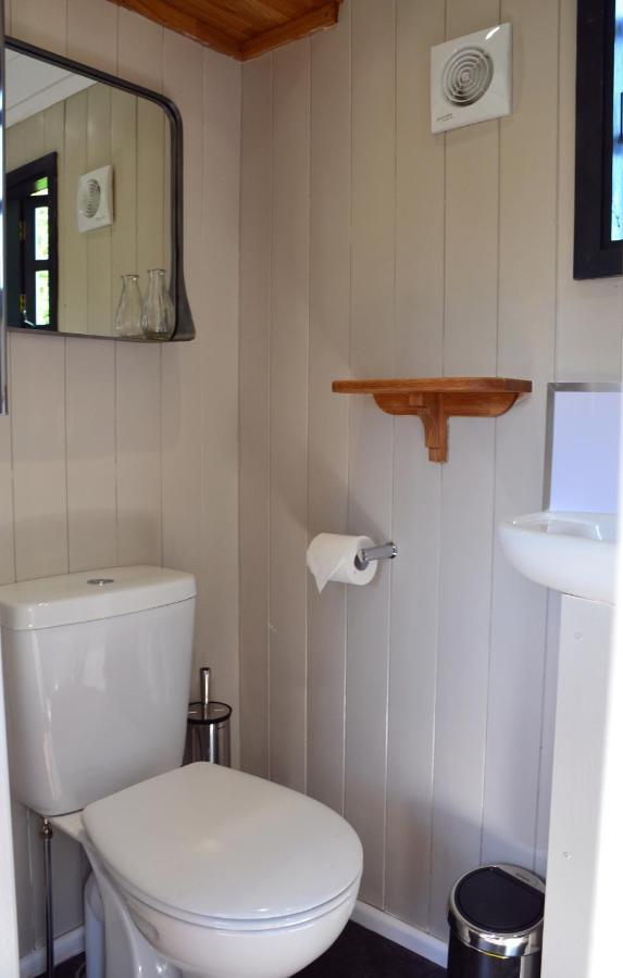 Chalet Large Luxury Shepherds Hut With Hot Tub Nr Bath