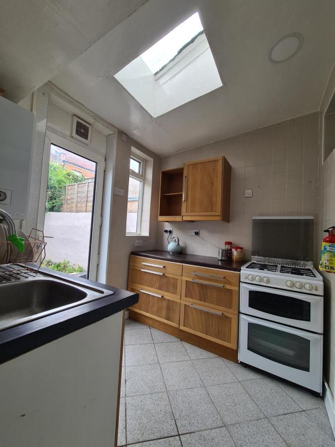 Ground Floor Flat , 31 Lena Street, Easton,bristol Avon, Uk Guest house *
