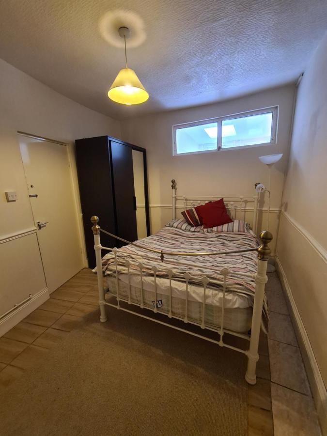 Guest house Ground Floor Flat , 31 Lena Street, Easton,bristol Avon, Uk Bristol