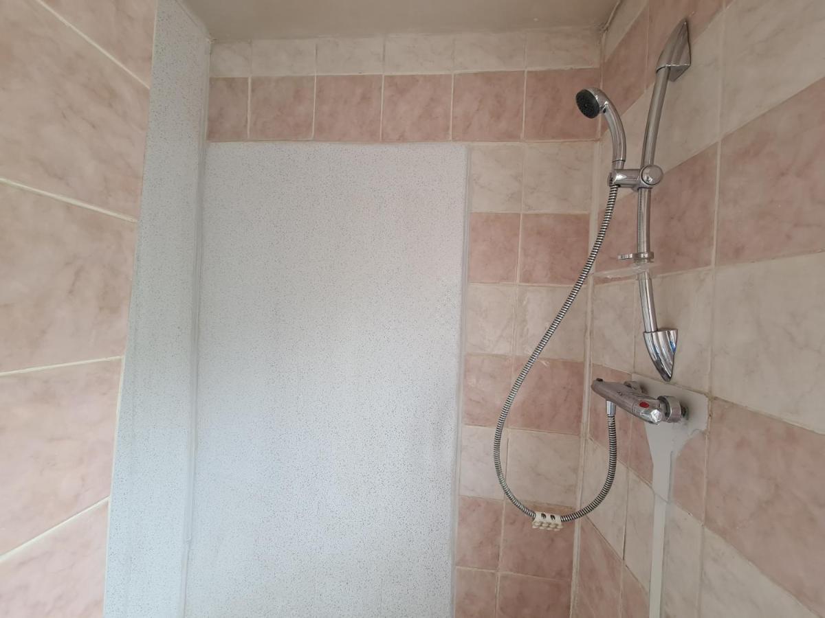 Ground Floor Flat , 31 Lena Street, Easton,bristol Avon, Uk *