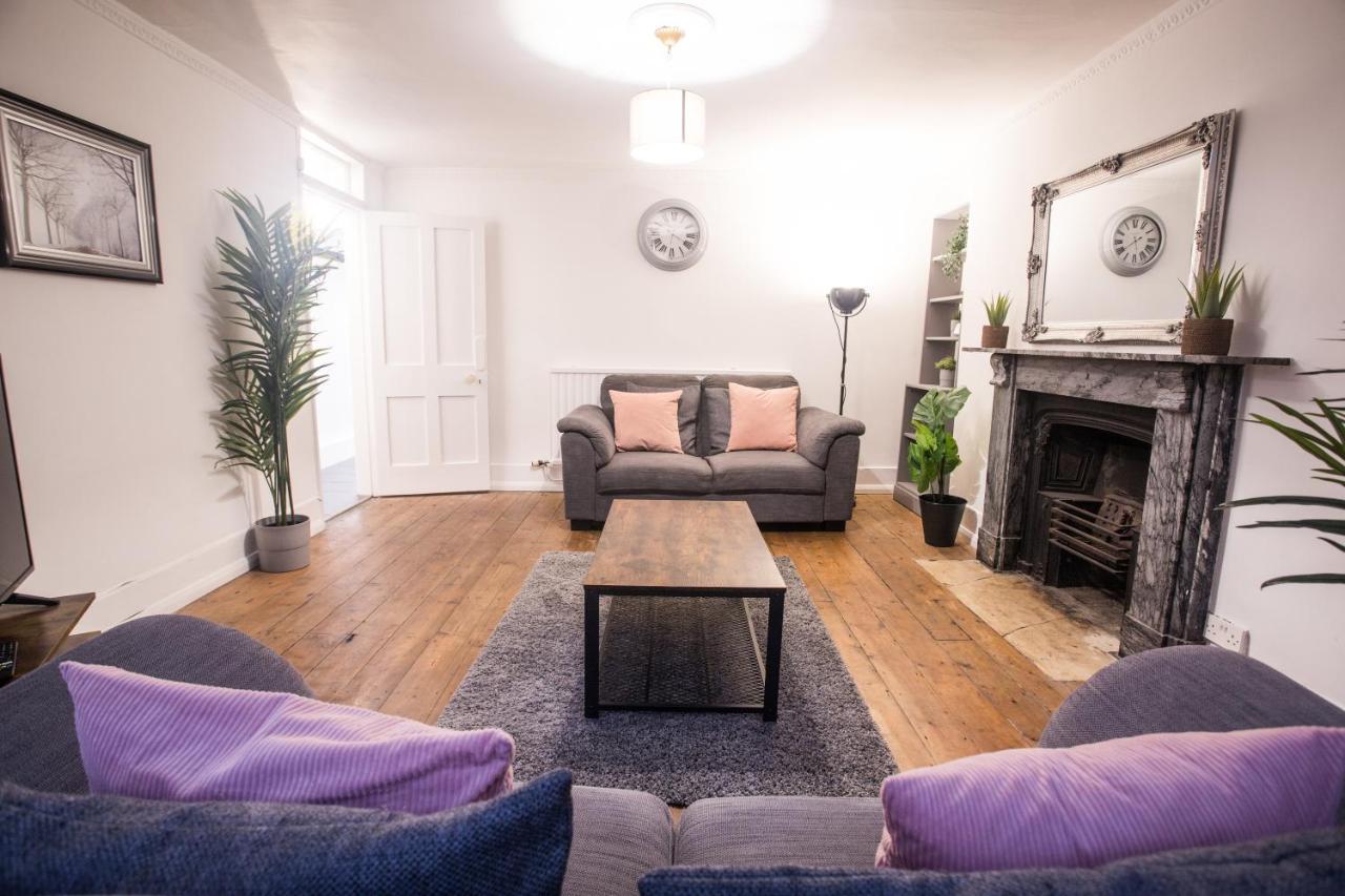 53 Pembroke Rd * Bristol