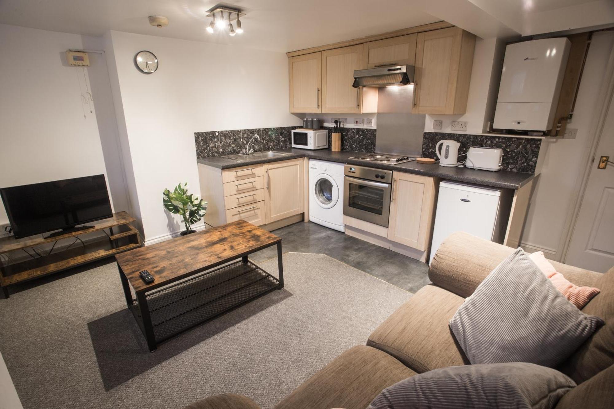 Flat 1, 4 Warden Rd