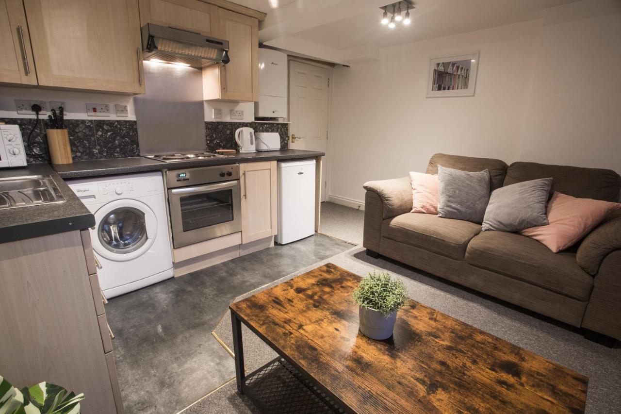 Flat 1, 4 Warden Rd