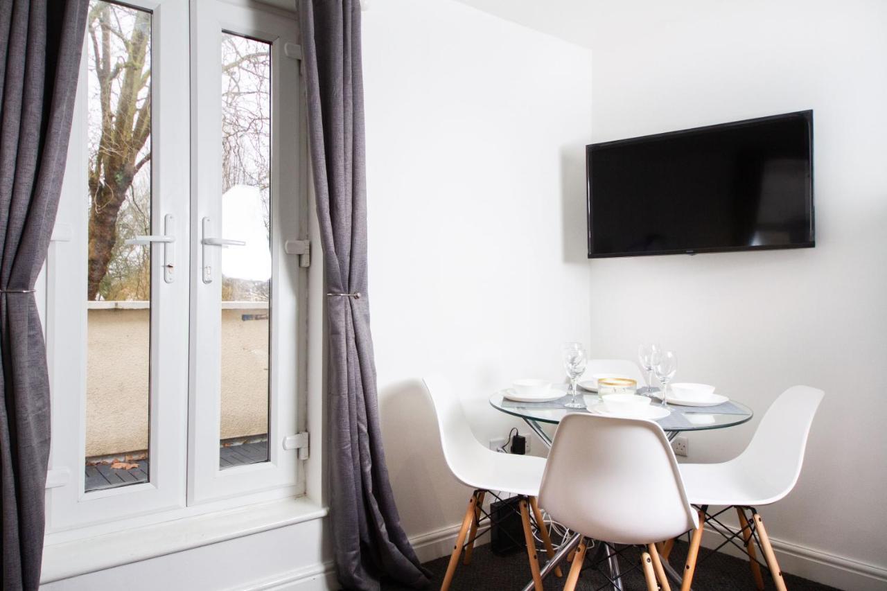 56b Mina Rd Apartment
