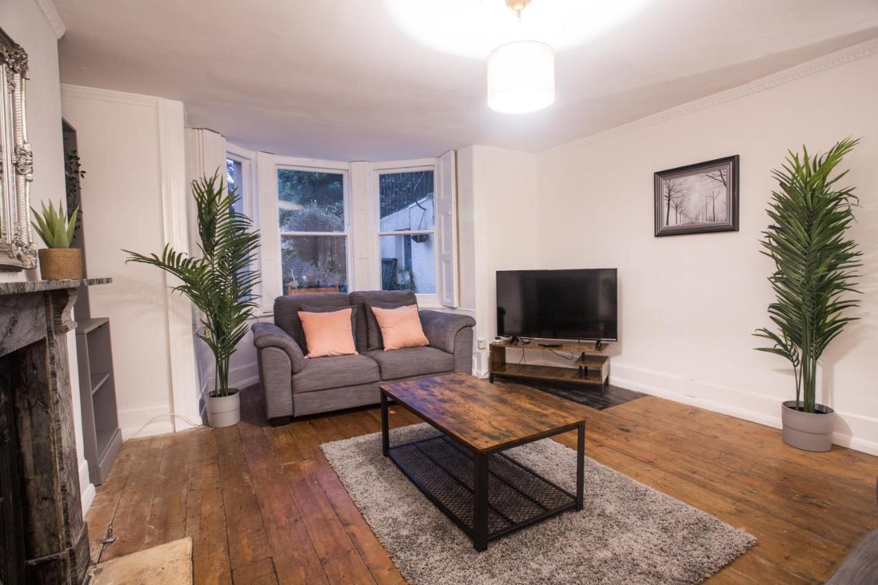 53 Pembroke Rd