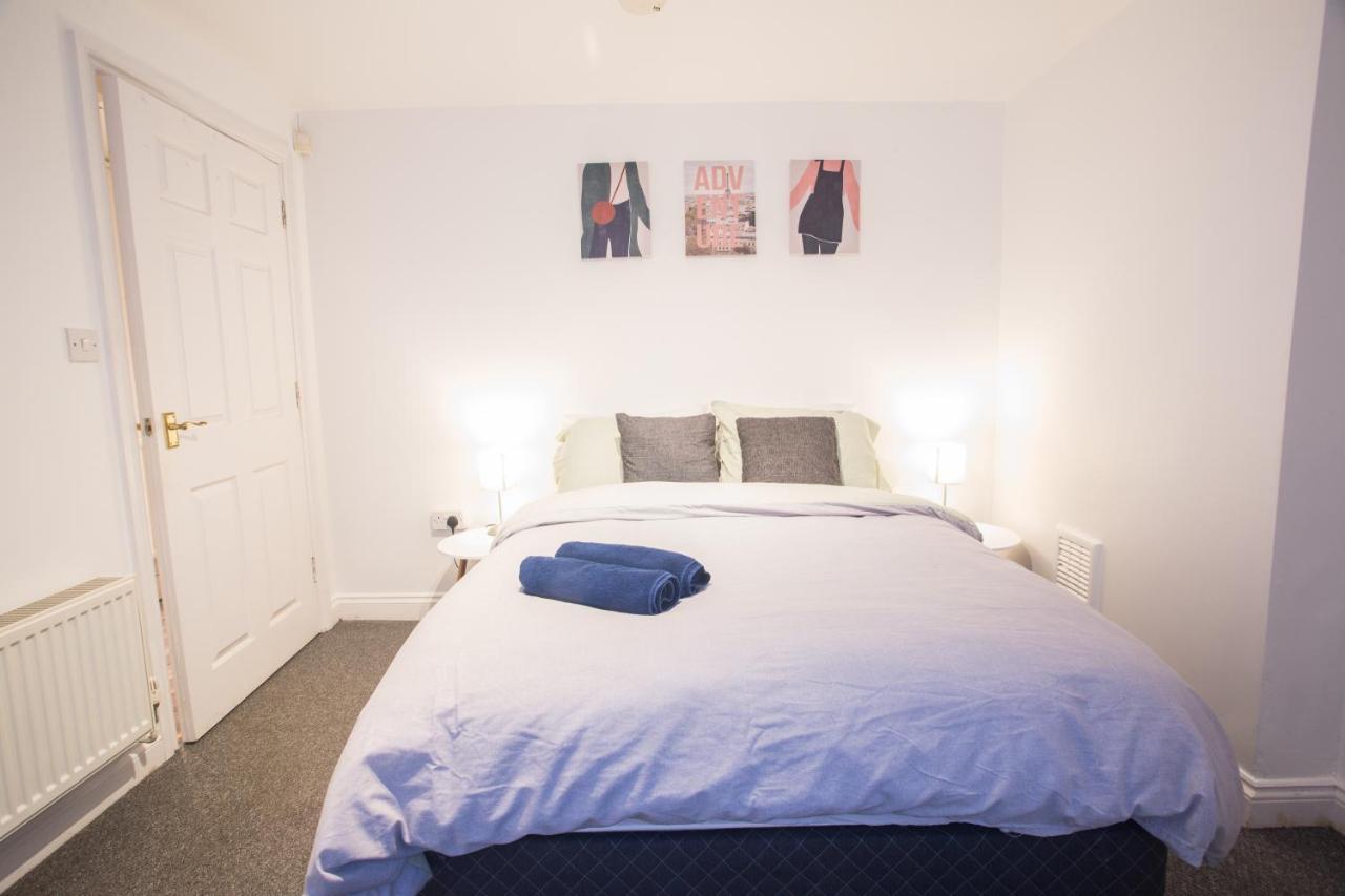 Apartment Flat 1, 4 Warden Rd *