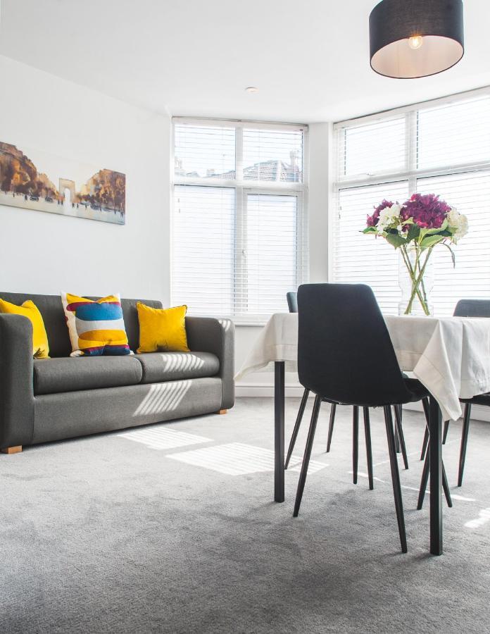 Easton Gem - Two Bedroom With Courtyard