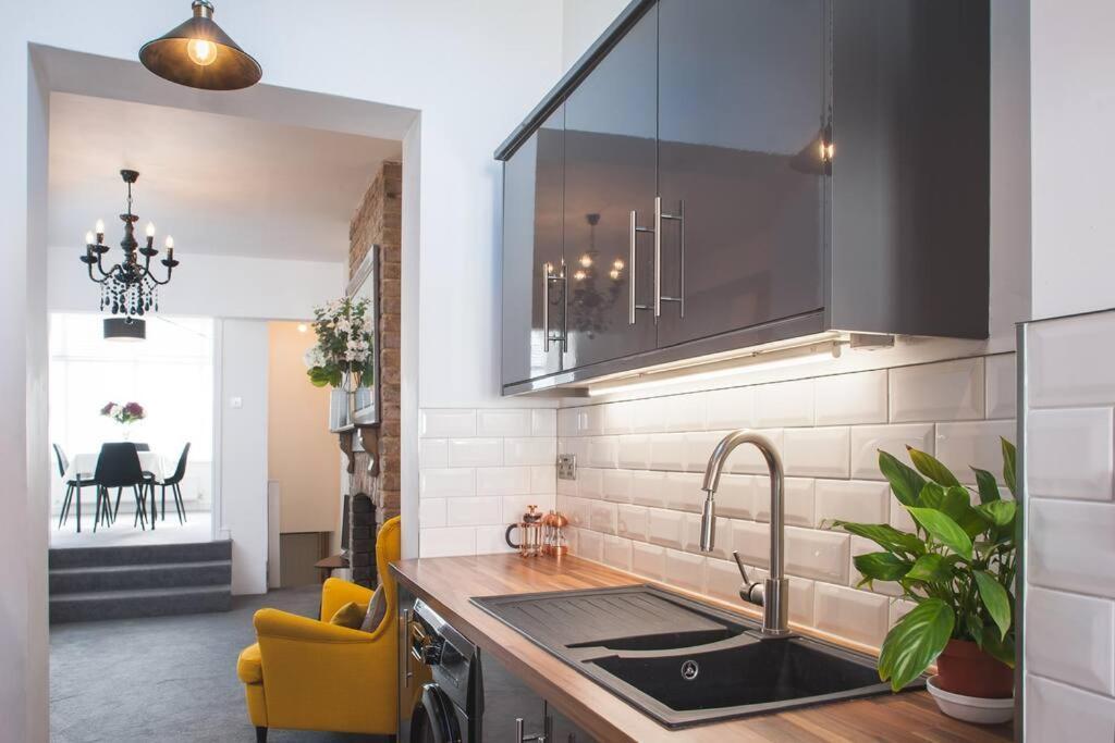 Easton Gem - Two Bedroom With Courtyard * Bristol
