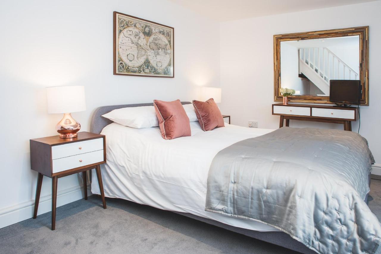 Easton Gem - Two Bedroom With Courtyard Apartment Bristol