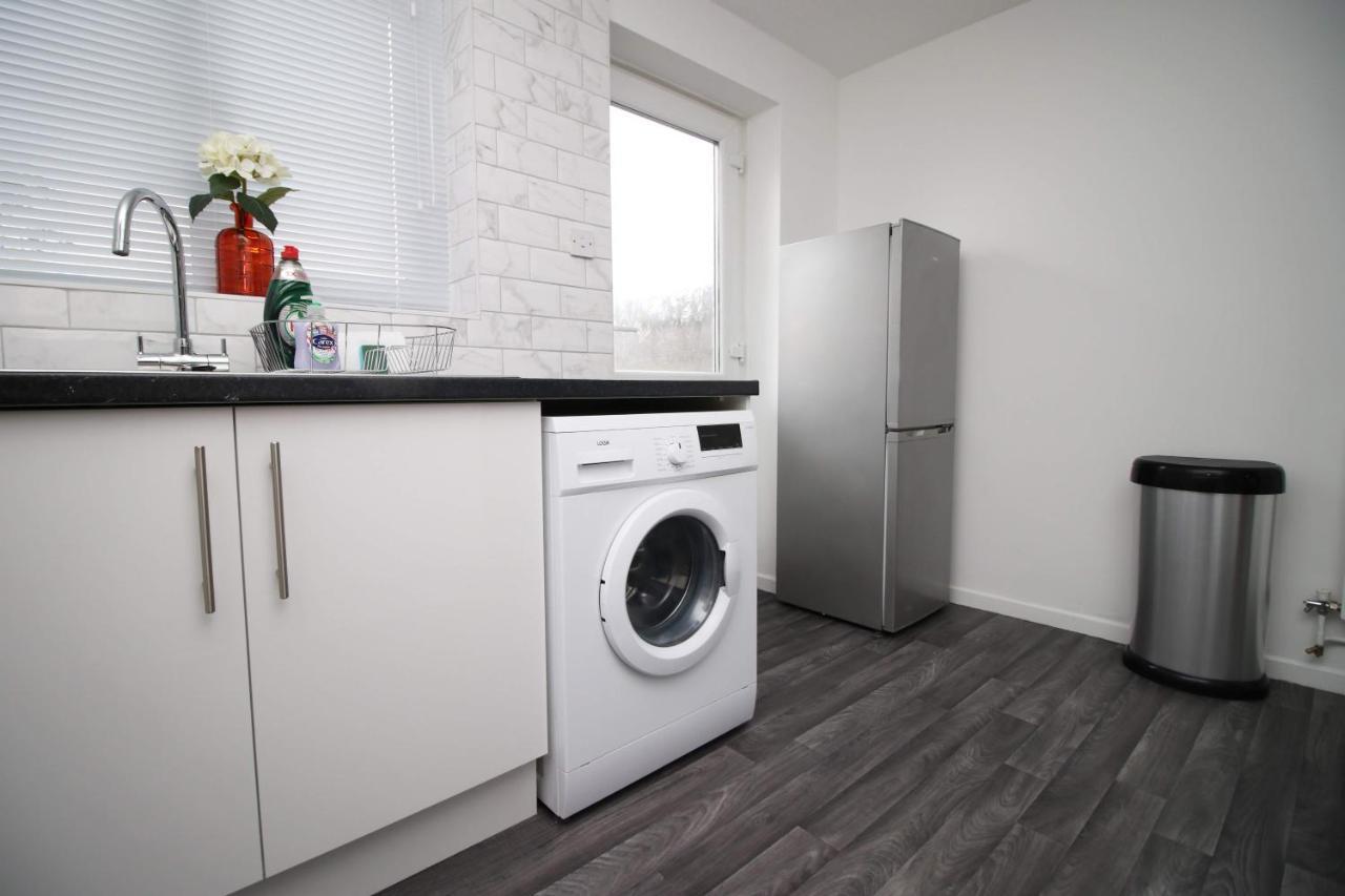 2bedroom Home- Free Parking, Wi-fi & Patio- Available For Long Or Short Term