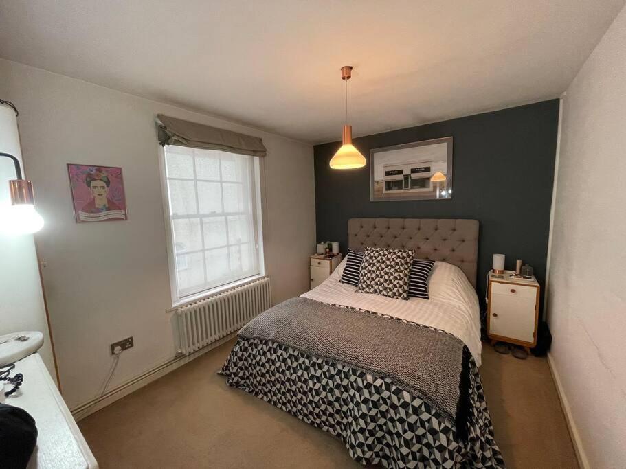 Gorgeous 2 Bedroom Edge Of Cabot Circus Bristol