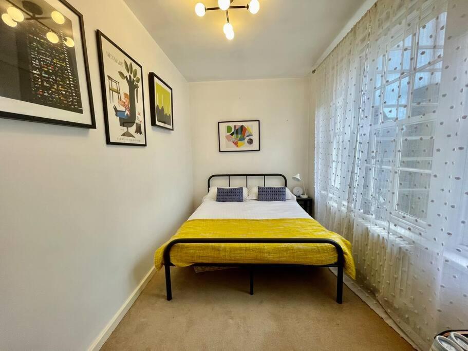 Gorgeous 2 Bedroom Edge Of Cabot Circus