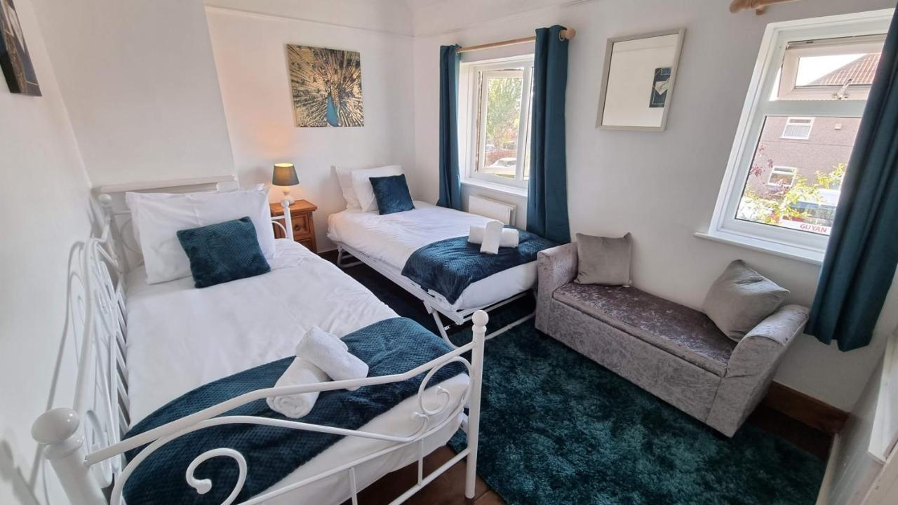 Holiday home Woodland House By Cliftonvalley Bristol
