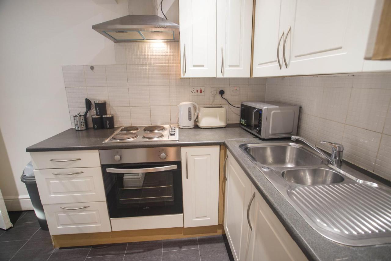 Flat 1, 401 Stapleton Rd *