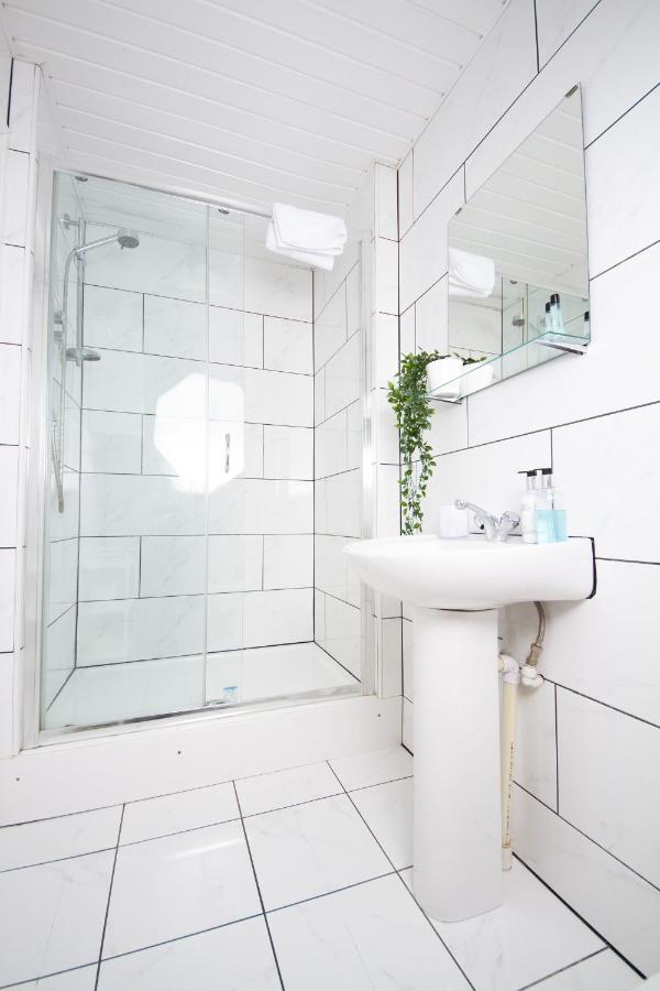 Apartment 56b Mina Rd *