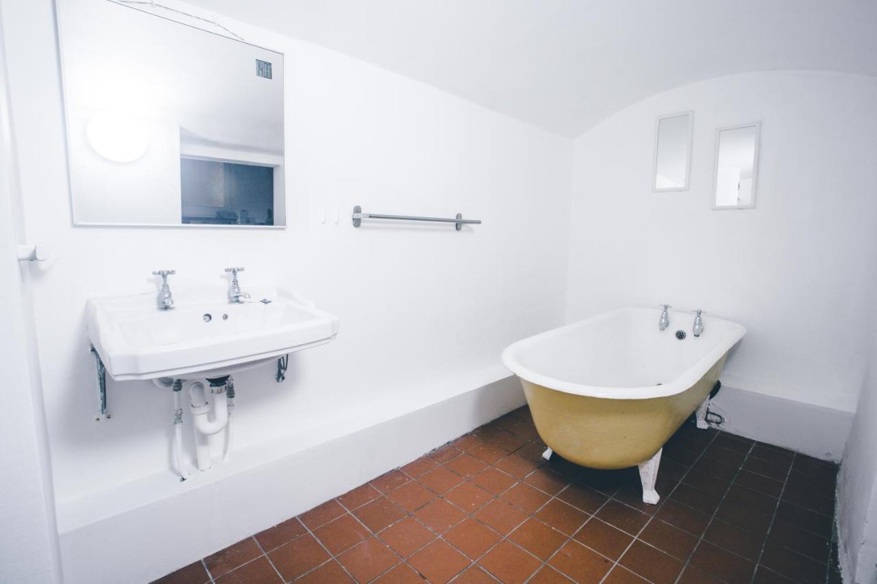 53 Pembroke Rd Apartment