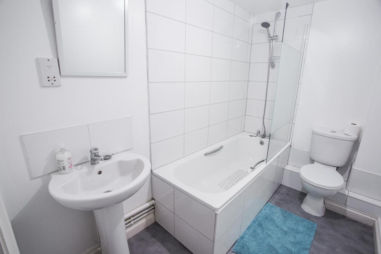 Apartment Flat 1, 4 Warden Rd *