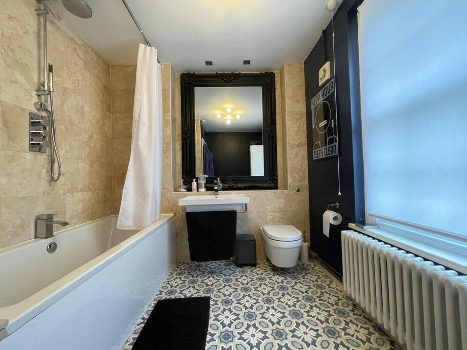 Gorgeous 2 Bedroom Edge Of Cabot Circus Apartment *
