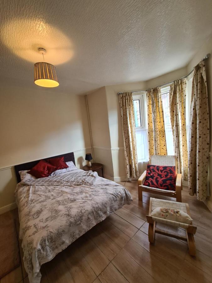 Ground Floor Flat , 31 Lena Street, Easton,bristol Avon, Uk Guest house