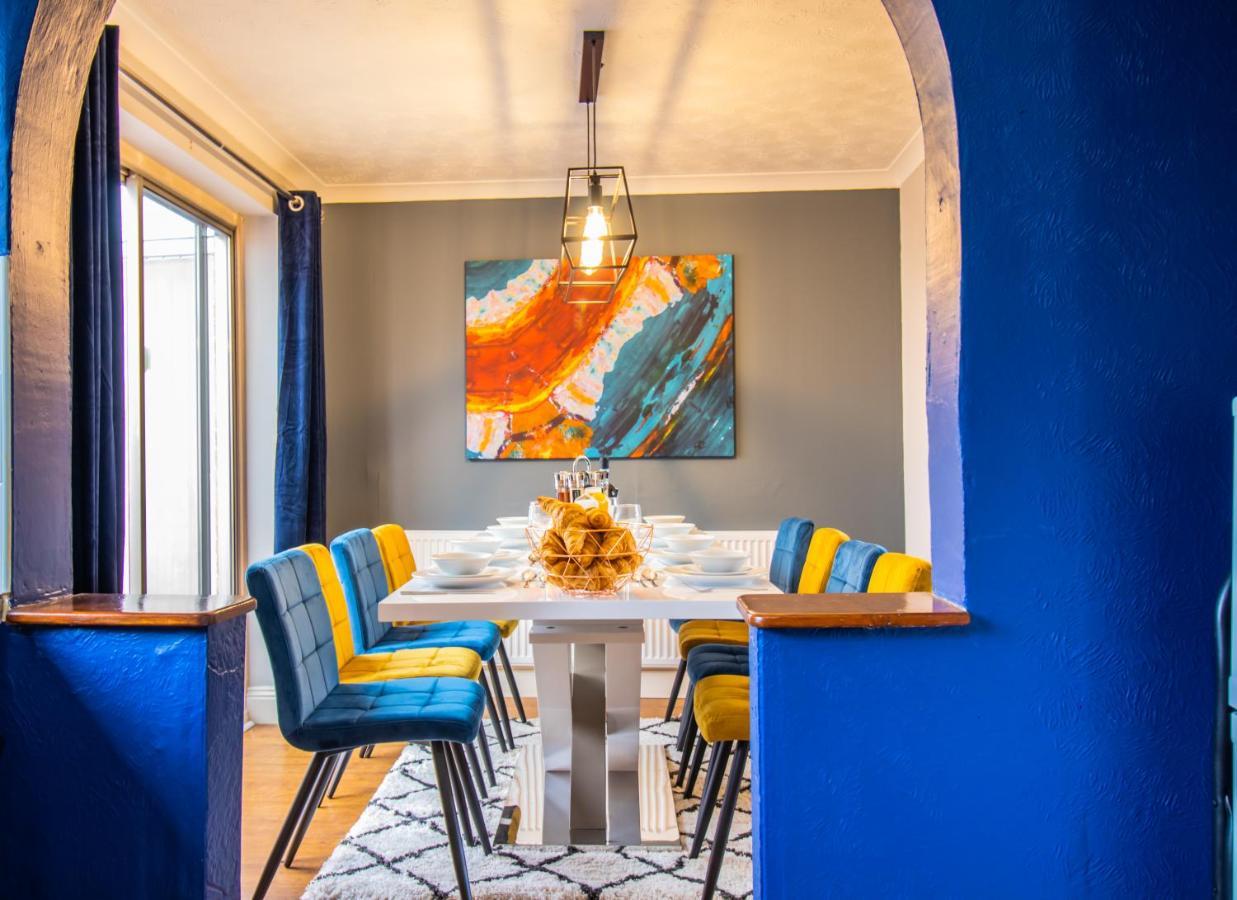Amazing Modern 3 Bedroom W Parking And Wifi Apartment